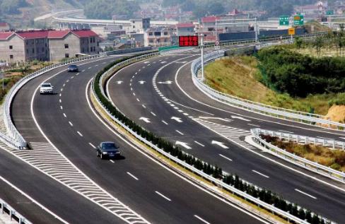 2026年新疆维吾尔自治区高速公路条例最新
